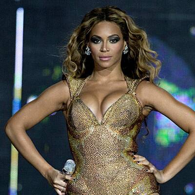 Karmen Pedaru, Model