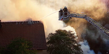 St. Pölten: Schuppen geriet in Vollbrand