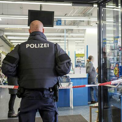Großfahndung nach Messerattacke in Linz