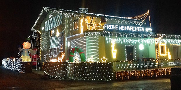 Familie Renzl Trimmelkam Weihnachtsbeleuchtung Festbeleuchtung Weihnachtshaus