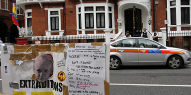 Ecuador gewährt Wikileaks-Boss Asyl
