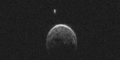 Hier fliegt der Mega-Asteroid über Österreich