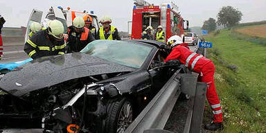 Aston Martin landet in der Leitschiene 