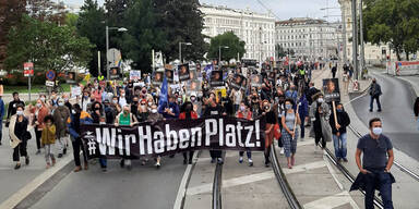 Tausende demonstrierten f&uuml;r Fl&uuml;chtlings-Aufnahme