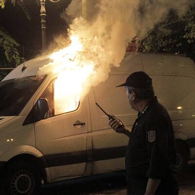 Athen: Steine und Brandbomben