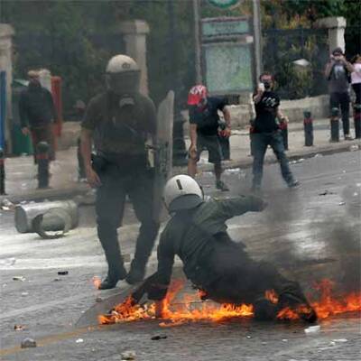 Ausschreitungen in Athen eskalieren