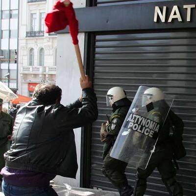 Demo in Athen wird zur Straßenschlacht