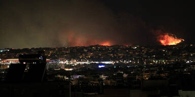 Waldbrand wütet im Norden Athens