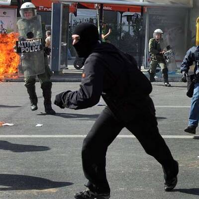 Demo in Athen wird zur Straßenschlacht