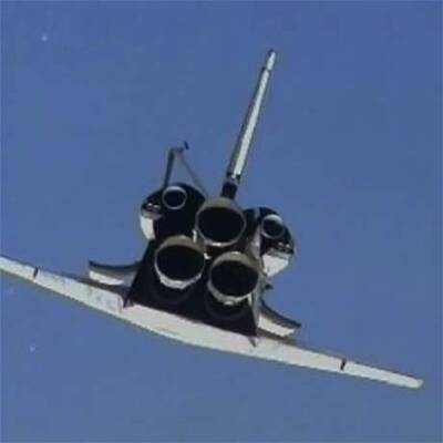 Atlantis an ISS angedockt