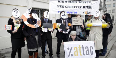 Hypo: Protest vor Bundeskanzleramt 