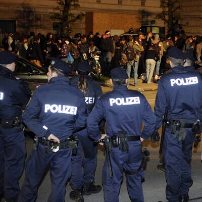 Polizei räumt besetztes Audimax