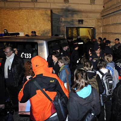 Polizei räumt besetztes Audimax