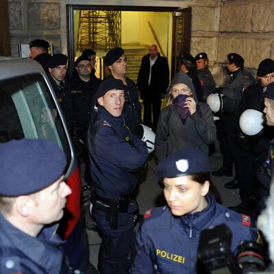 Polizei räumt besetztes Audimax