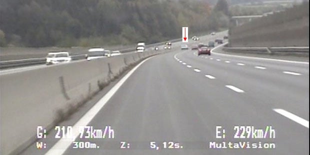 21-Jähriger schrottet Audi A7 auf der A1