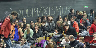 Studenten versprechen Unis "heißen Herbst"