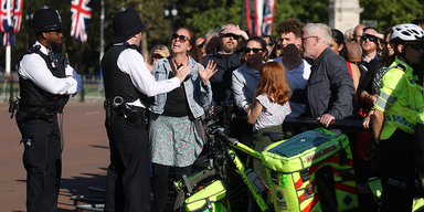 Buckingham Palast Trauernde