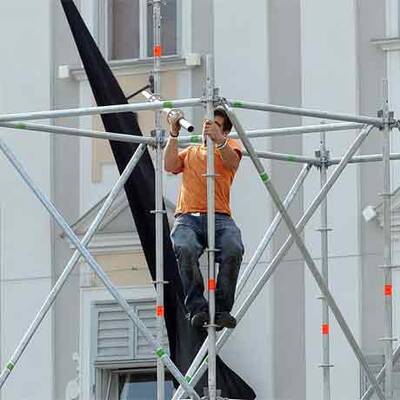 Aufbauarbeiten vor dem Rathaus