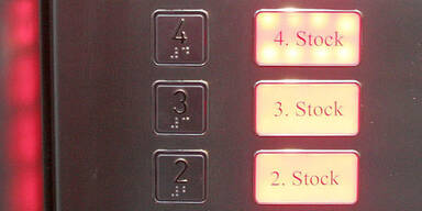 Hotelier bleibt 4 Tage in Aufzug gefangen