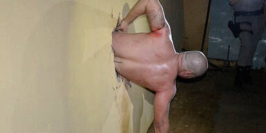 Zu dicker Ausbrecher blieb in Wand stecken