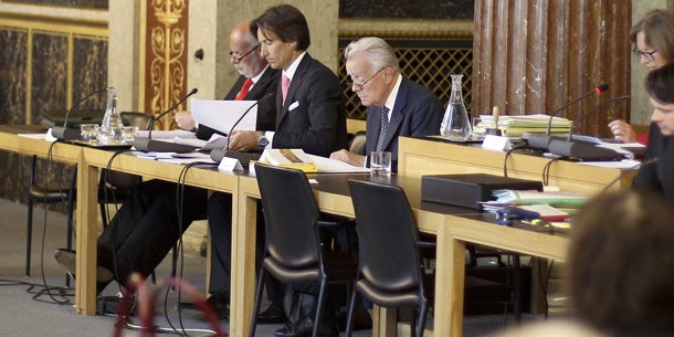 Grasser greift Abgeordnete an