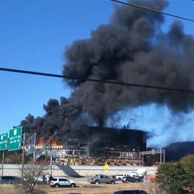 Ein Kleinflugzeug stürzte in die US-Steuerbehörde in Austin.