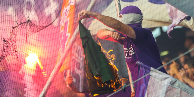 Gewalt-Eklat: Stürmten Rapid-Fans VIP-Tribüne?