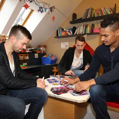 Hosiner & Co spielten Christkind für die Kids