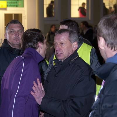 Austria-Fans belagern Teambus
