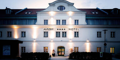 auszeit-hotel-frontansicht.jpg