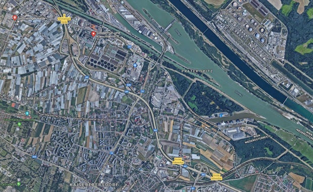 Auto brannte auf A4 in Wien