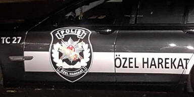 Berlin: Auto mit t&uuml;rkischem Anti-Terror-Emblem gesichtet