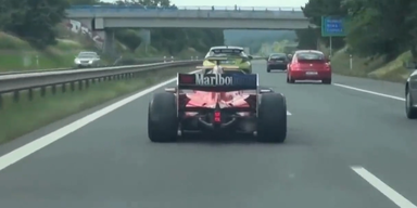 F&auml;hrt hier ein Formel-1-Wagen auf der Autobahn?