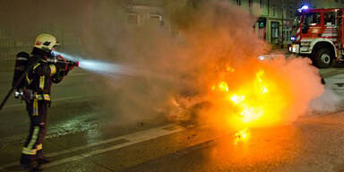 Auto brannte lichterloh mitten in Baden