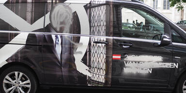 Vandalen beschmieren Van der Bellen-Auto