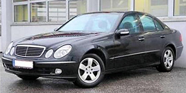 Mercedes schwarz E 220CDI