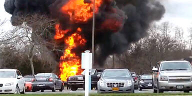 Bettwanzen: Mann jagt 3 Autos in die Luft