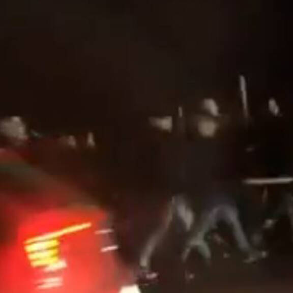 Hooligans auf der Autobahn