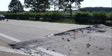 Deutschland: Hitze sprengt Autobahn