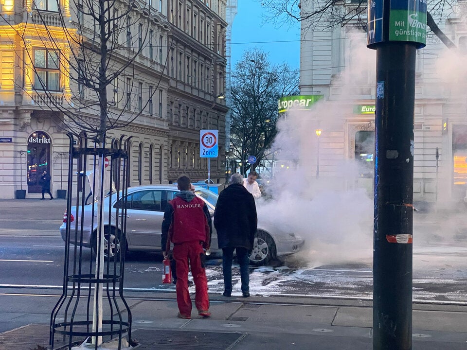 Auto-Brand legt Wiener Ring lahm