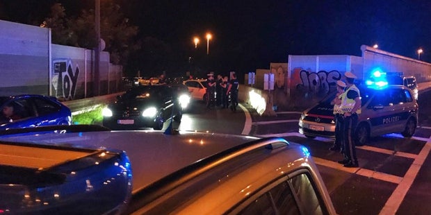 Illegales Autorennen mit 180 km/h auf der A22