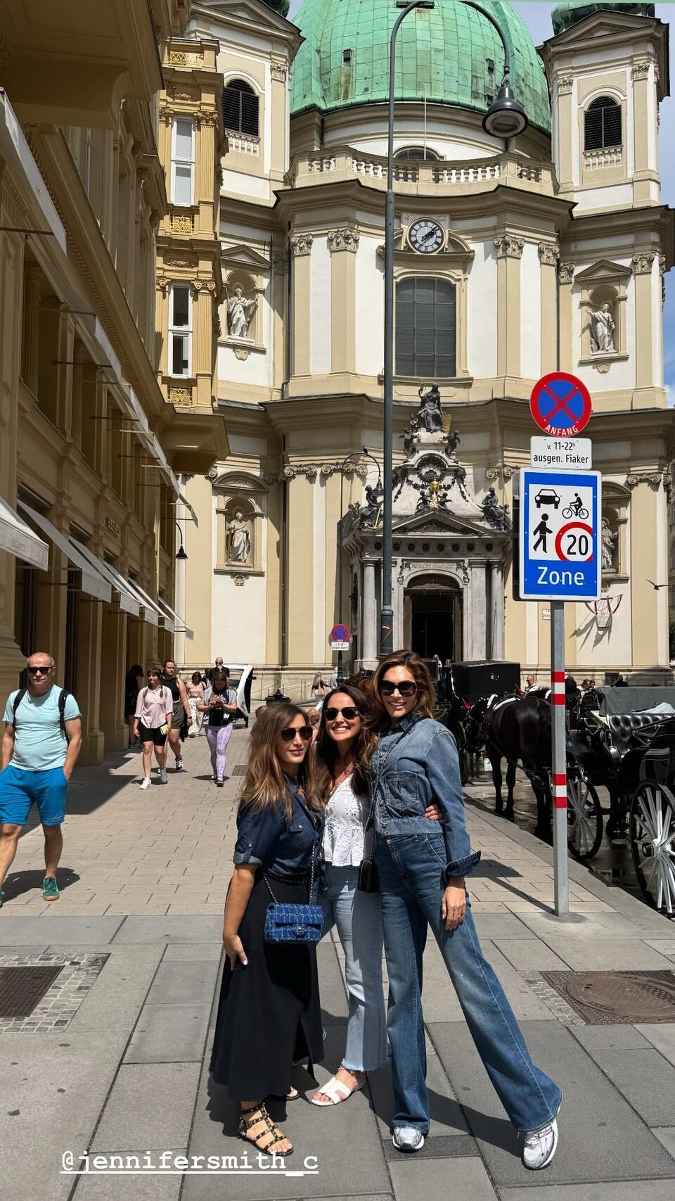 Adya Field-Williams beim Sightseeing in Wien