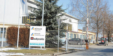 1.000 (!)  Grad hei&szlig;e Scheibe  traf Mann