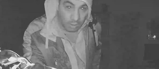 In Wohnung eingebrochen: Wer kennt diesen Mann?