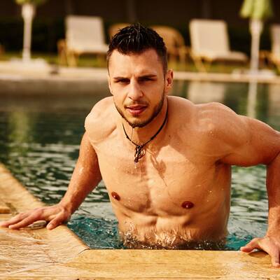 RAUS - Christian, 25