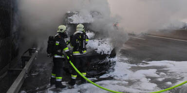 A1: Urlauber-Reisebus in Flammen