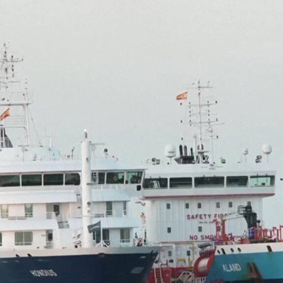 Evakuierung von Seuchen-Schiff dauert an