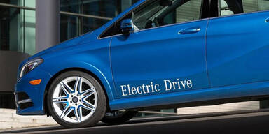 E-Autos: Daimler & Porsche forden Anreize