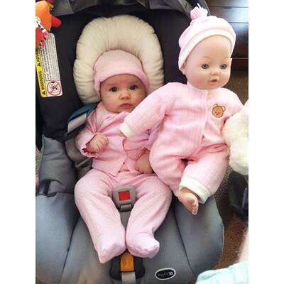 Diese Kinder sehen aus wie ihre Puppen! 