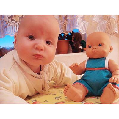 Diese Kinder sehen aus wie ihre Puppen! 